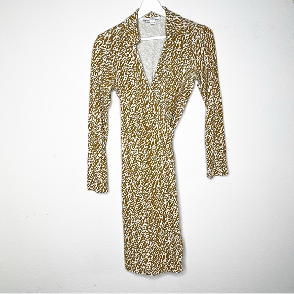 Diane Von Furstenberg DVF Silk Print Wrap Dress - Picture 1 of 9